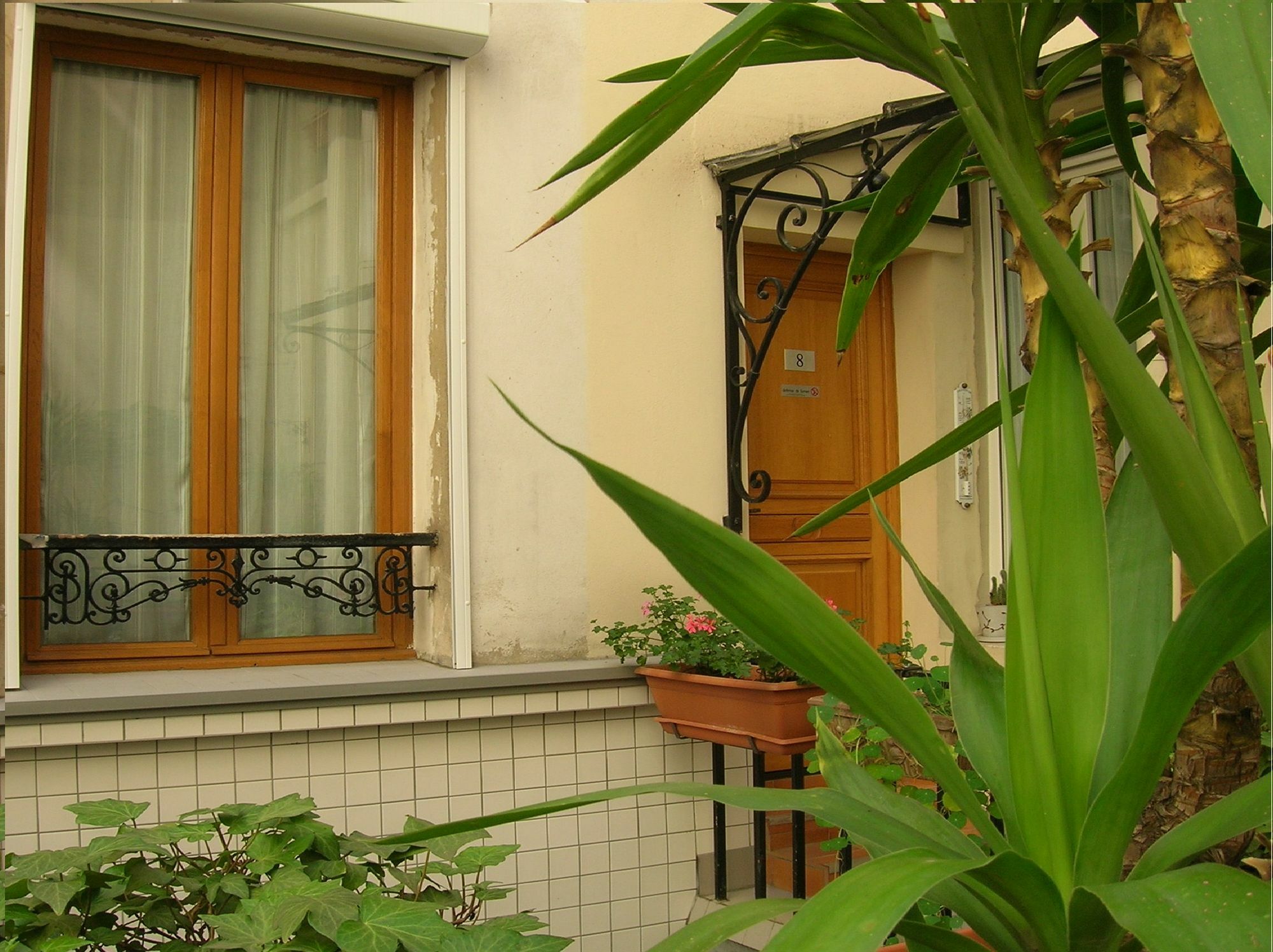 Darcet Hotel