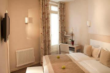 Hotel Le Petit Belloy Paris