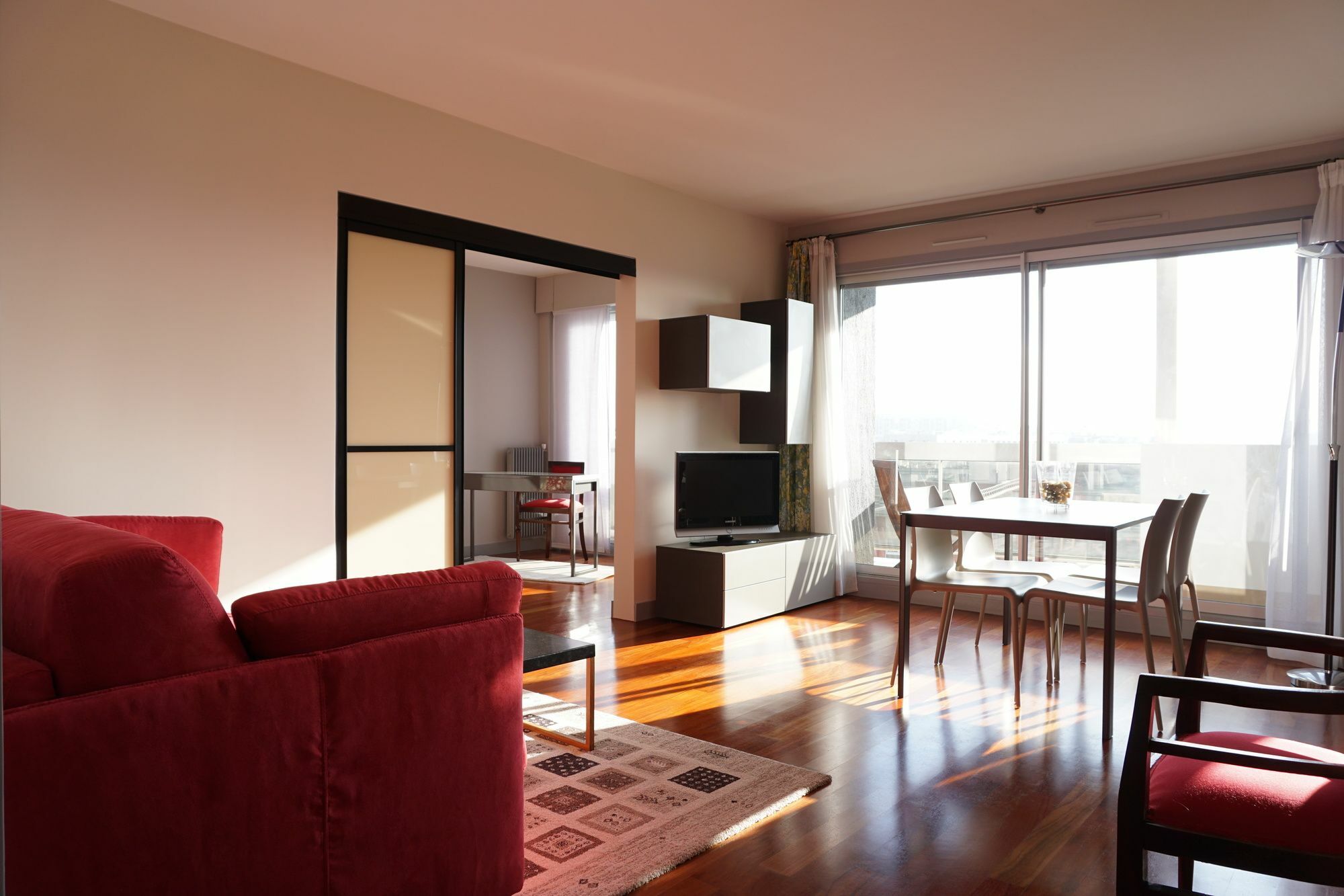 Grenelle - 2 Pieces - 15 Apartment *