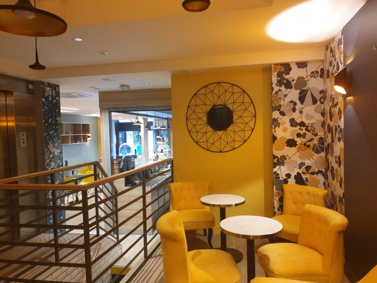 Hotel Panam Gambetta- Place Gambetta-mairie De Gambetta
