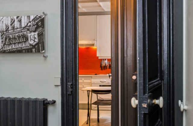 Large & Bright Apartment, Paris, Montmartre-opera, Picturesque Rue Des Martyrs Apartment Paris