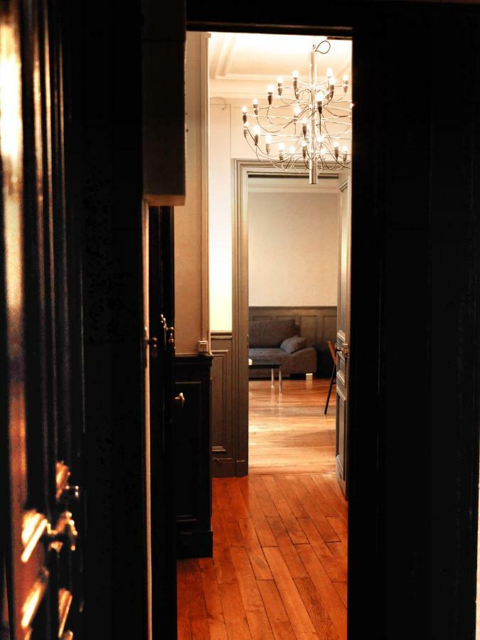 Large & Bright Apartment, Paris, Montmartre-opera, Picturesque Rue Des Martyrs Paris
