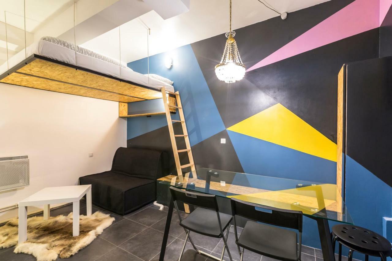 Pretty 25 M2 In A Lively District