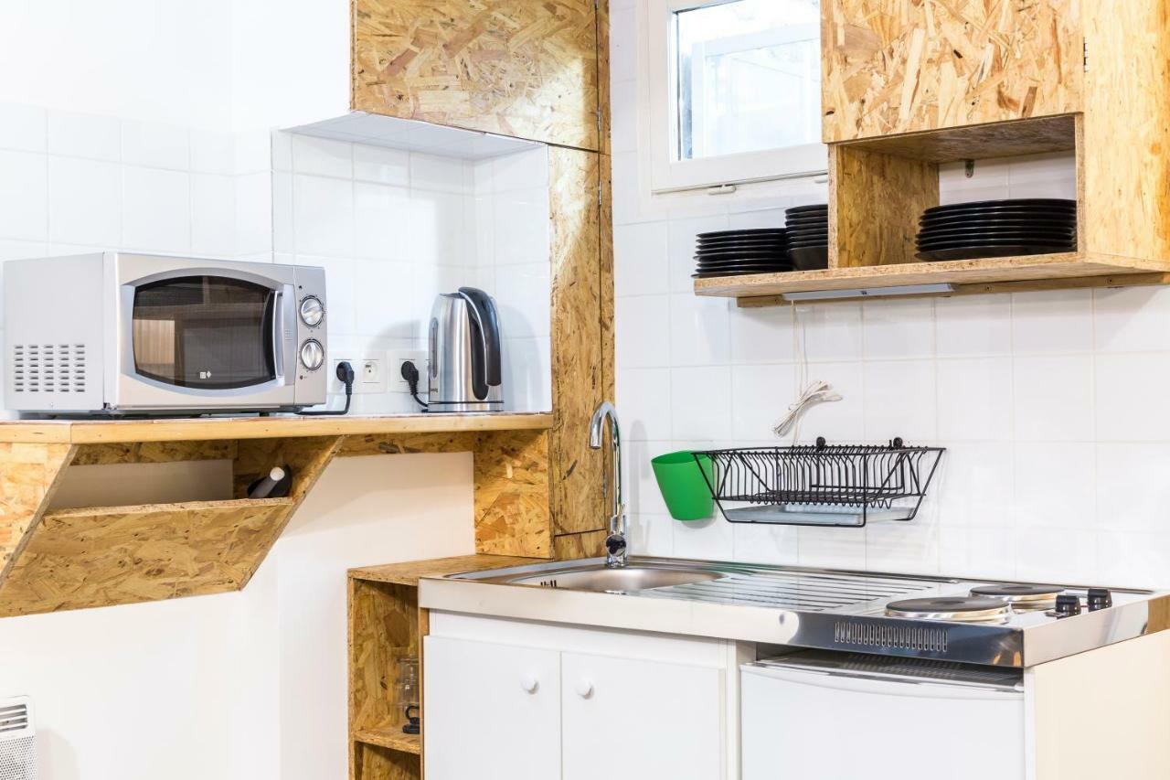 Pretty 25 M2 In A Lively District