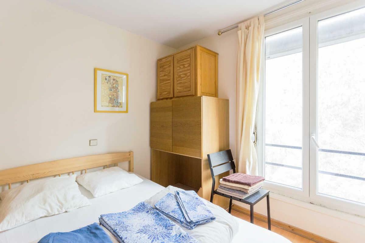 Appartement 2 Pièces Calme Et Central, 10ème *