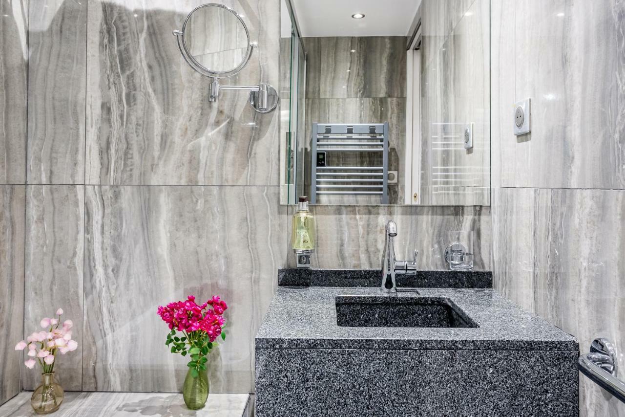 Royale 3 Bedroom, 2 Bathroom With Ac - Louvre Paris