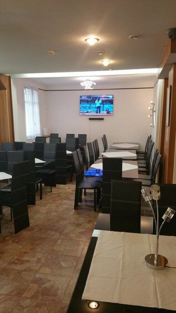 Luxia Hotel