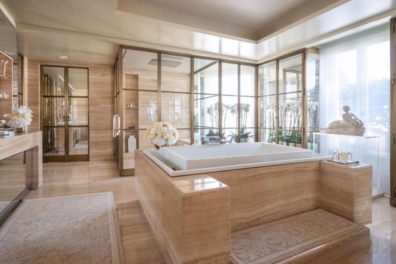 Four Seasons George V 5*