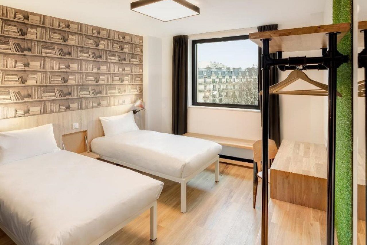 Generator Albergue Paris