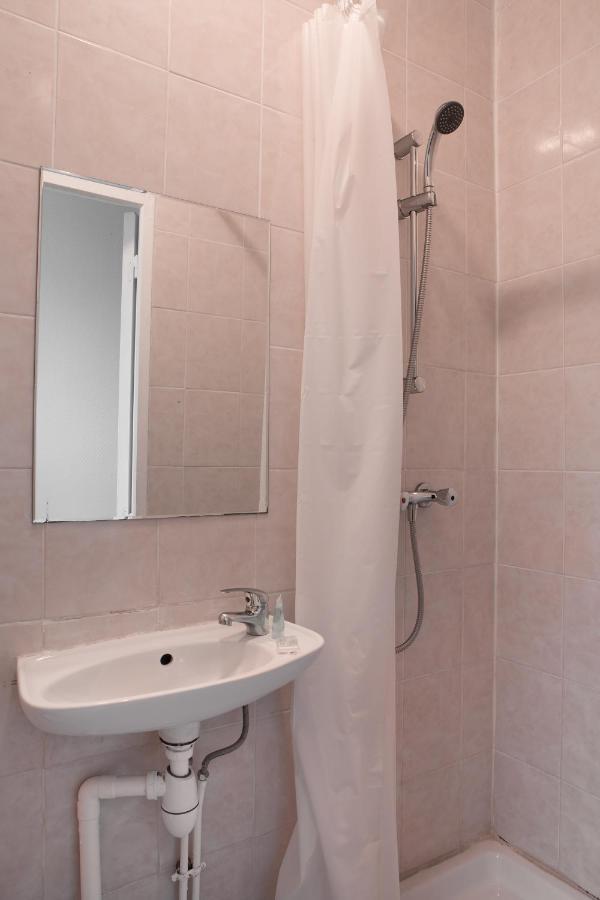 Hotel Untalented - 3*