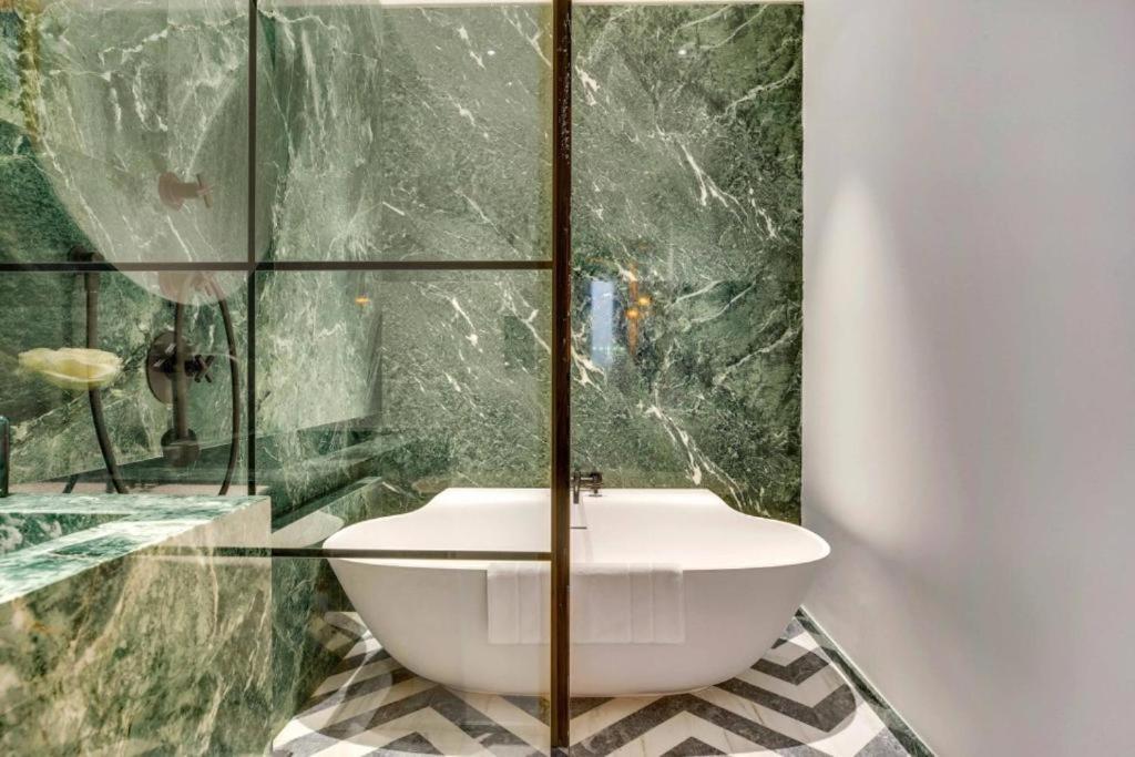 Luxurious Penthouse Near Champs Elysées&front Of Eiffel Tower Appartement *