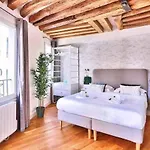 Amazing Apartment Close To Notre Dame