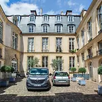 CMG BHV Marais / Rue Vieille du Temple