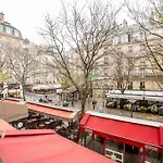 Charming Le Marais Retro