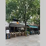Charming Le Marais Retro