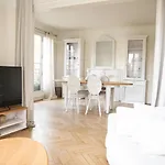Romantic Nest