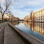 Greeter-Nid Douillet Au Bord Du Canal St Martin