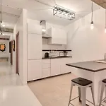 Artist And Design Loft - 10 Guests - 5 Min From Metro