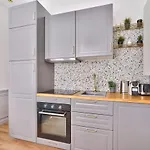 Newly Renovated ! Stunning 2Br Apt In The Heart Of Paris 15