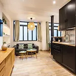 Home Suite Home Canal Saint Martin 2BR