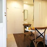 Studio De Charme Ideal Pour Visiter La Ville - 2P