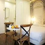 Studio De Charme Ideal Pour Visiter La Ville - 2P