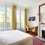 Suite Junior Avec Balcon Et Vue Sur Arc De Triomphe