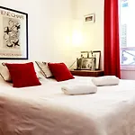 Montmartre Apartments Monet