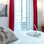 Montmartre Apartments Dalida