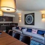 135 - Urban Five Star Apartment In Center Of Paris