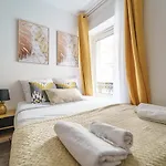 New Studio In Paris 8