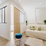Parisian Flat With Eiffel Tower View