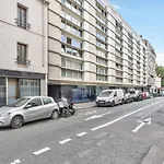 Modern Flat On Courtyard At The Heart Of Paris Close To Bnf - Welkeys