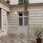 Charming Parisian Apartment - 50 M2 - Trendy 9Th District