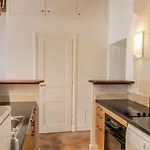 Montmartre Apartments - Marais