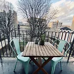 New, Appartement Au Calme, Balcon Sur Parc Prive