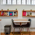 Nice flat two steps to Folies-Bergères at the heart of Paris - Welkeys