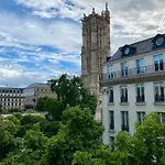 Stunning Apartment With View At The Very Heart Of Paris