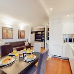 Opera - Louvre City Apartment