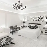 The Paris Guest