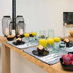 Architect S Designer Studio Walking Distance To The Eiffel Tower