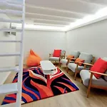 Cozy 2 Bedroom Apartment In Paris