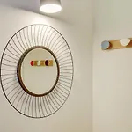 Central & Stylish Renovated Parisian Apt / 6-8 Guests