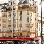 Beautiful Apartment With A View Of Eiffel Tower In Center Paris