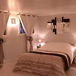 Beau Studio Meuble 2Min Du Moulin Rouge