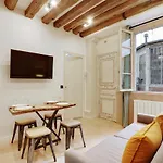 Authentic Apartment - 1Br-4P - Le Marais
