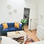 Studio Moderne, Lumineux