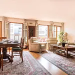 Beaudelaire Center Residence