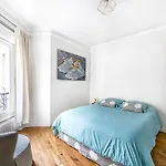 Apartment Montmartre Custine
