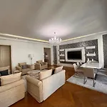 Appartement Champs-Elysees - Hala Paris
